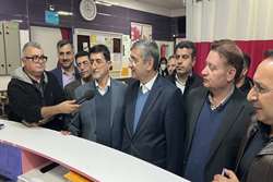 بازدید استاندار، نماینده مجلس و مسئولان بهداشت و درمان از بیمارستان پلدختر