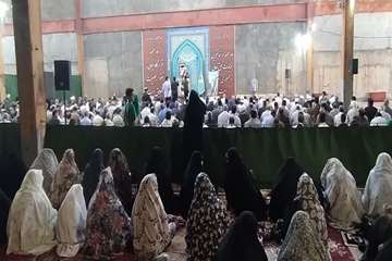 امام جمعه پلدختر در حال ایراد خطبه‌ها با محوریت جوانی جمعیت

