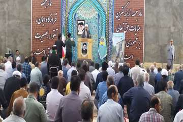 امام جمعه پلدختر در حال ایراد خطبه‌ها با محوریت جوانی جمعیت

