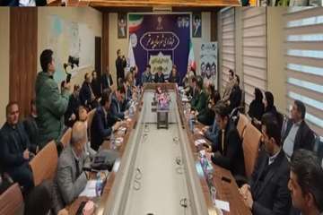 گفت‌وگوی مسئولان با کادر درمان بیمارستان پلدختر