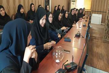 اجرای فرآیند قرعه‌کشی در حضور کارکنان شبکه بهداشت پلدختر

